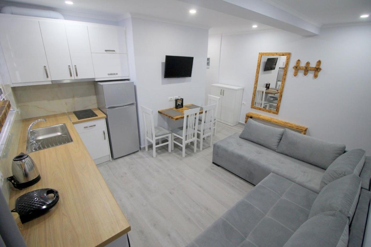 J&M Luxury Apartments Saranda ภายนอก รูปภาพ