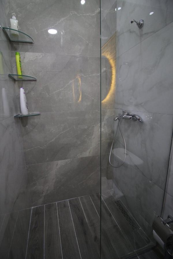 J&M Luxury Apartments Saranda ภายนอก รูปภาพ